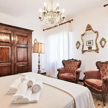 San Marco Bell Tower House Apartman *