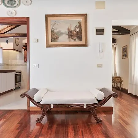 Apartman San Marco Bell Tower House *