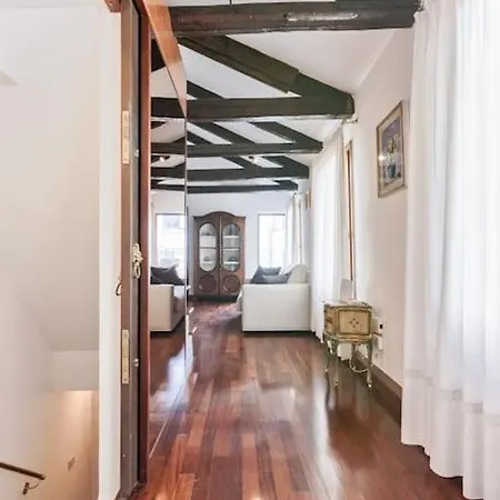 Apartman San Marco Bell Tower House *