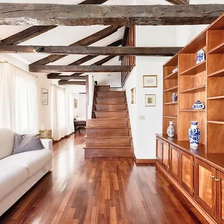 Apartman San Marco Bell Tower House *