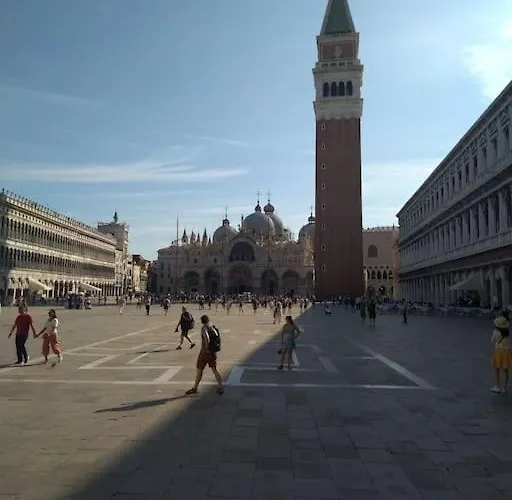 San Marco Bell Tower House Apartmán *